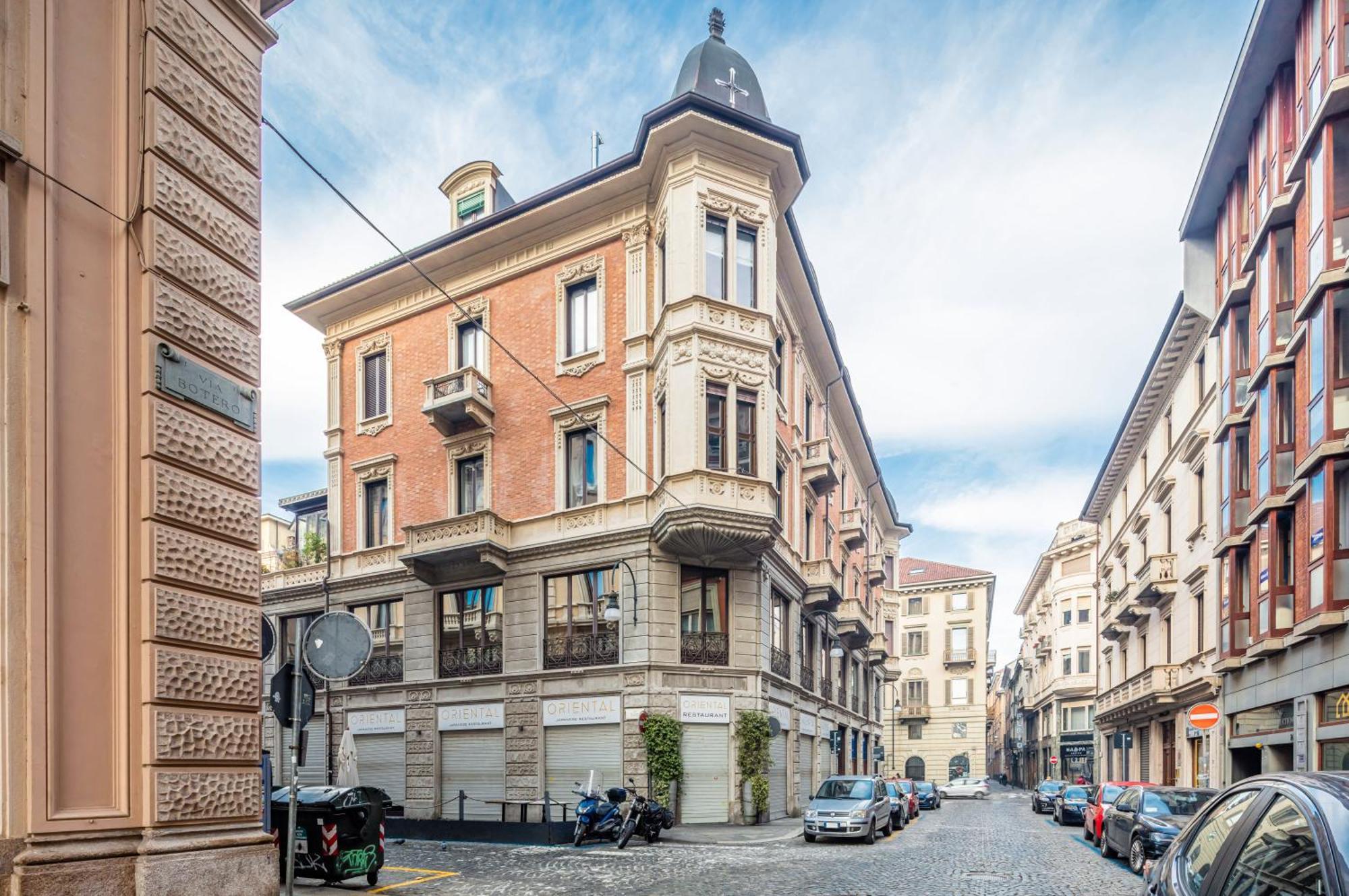 Piazza Castello Central Studio Турин Экстерьер фото